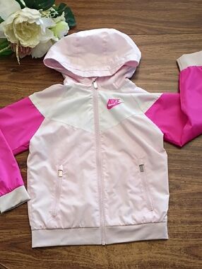 🩷Nike Size 6/7 Pink and Hot Pink Girls' Hooded Windbreaker Jacket